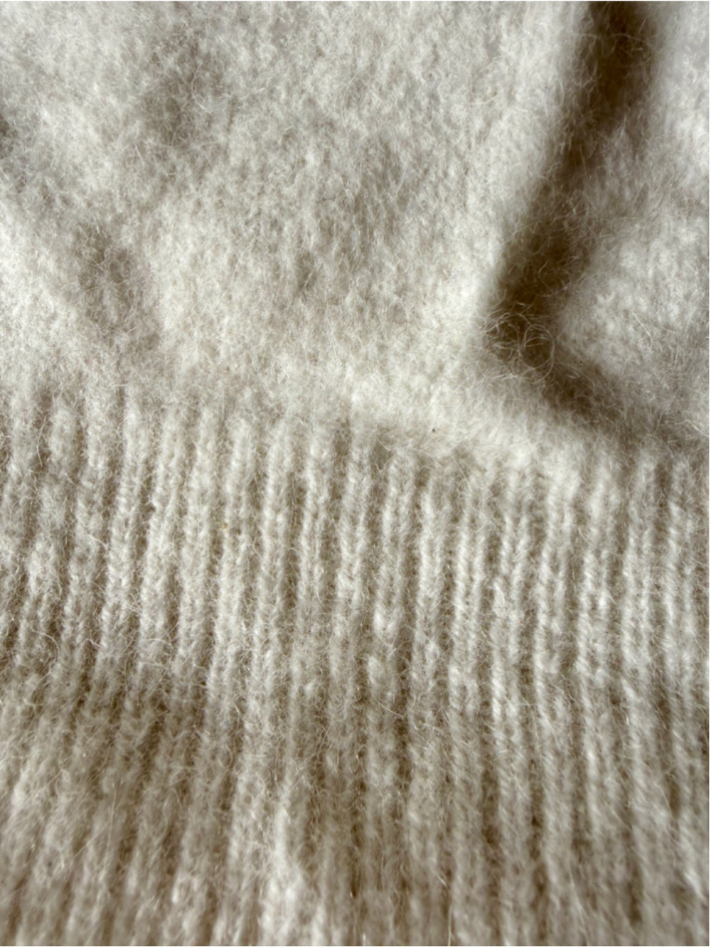 Women's Le Chateau Angora Blend Crew Neck Sweater White Size S-M Rabbit - Picture 7 of 12